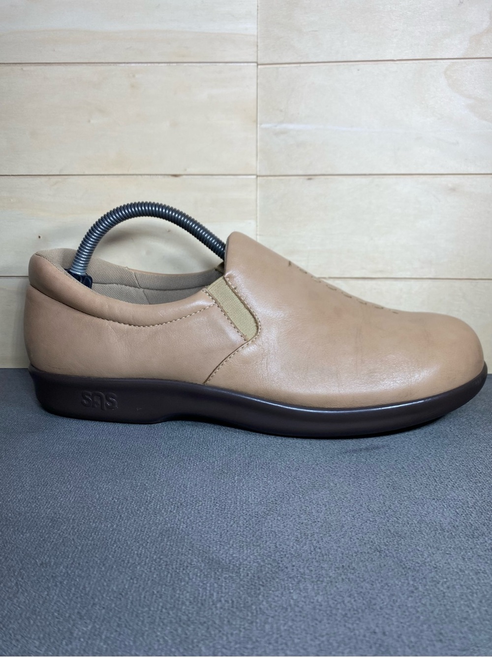 SAS Viva Slip-Ons Tan Leather Women's Size 10 N Shoes Tripad Comfort Loafers